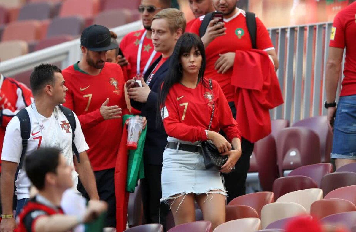 FOTO Cristiano impresionează pe teren, iubita lui în tribună » Georgina a făcut senzație la Portugalia - Maroc 1-0