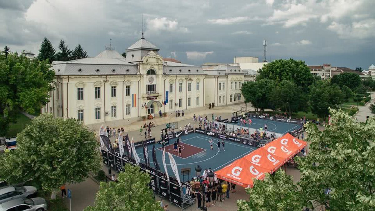 GALERIE FOTO » Pușcașii marini au luat la țintă coșul de baschet la Caracal Streetball