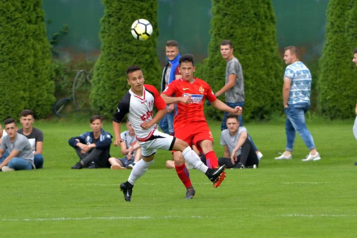 VIDEO+FOTO FCSB a câștigat, dar nu și-a păstrat poarta intactă în fața modestei CS Cornu » Premierele amicalului: Moruțan + 4-3-3