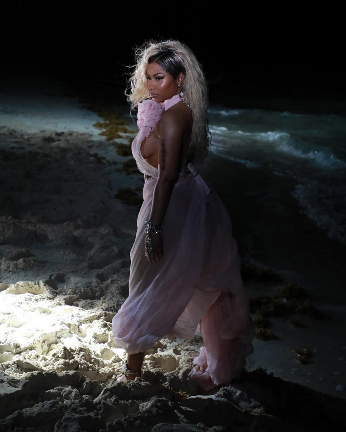 FOTO Nicki Minaj, în ipostaze extrem de provocatoare!