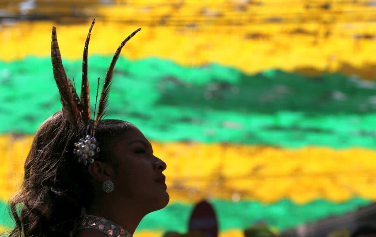 FOTO Spectacol pe străzile din Rio de Janeiro! Braziliencele au renunțat la haine și au făcut show topless