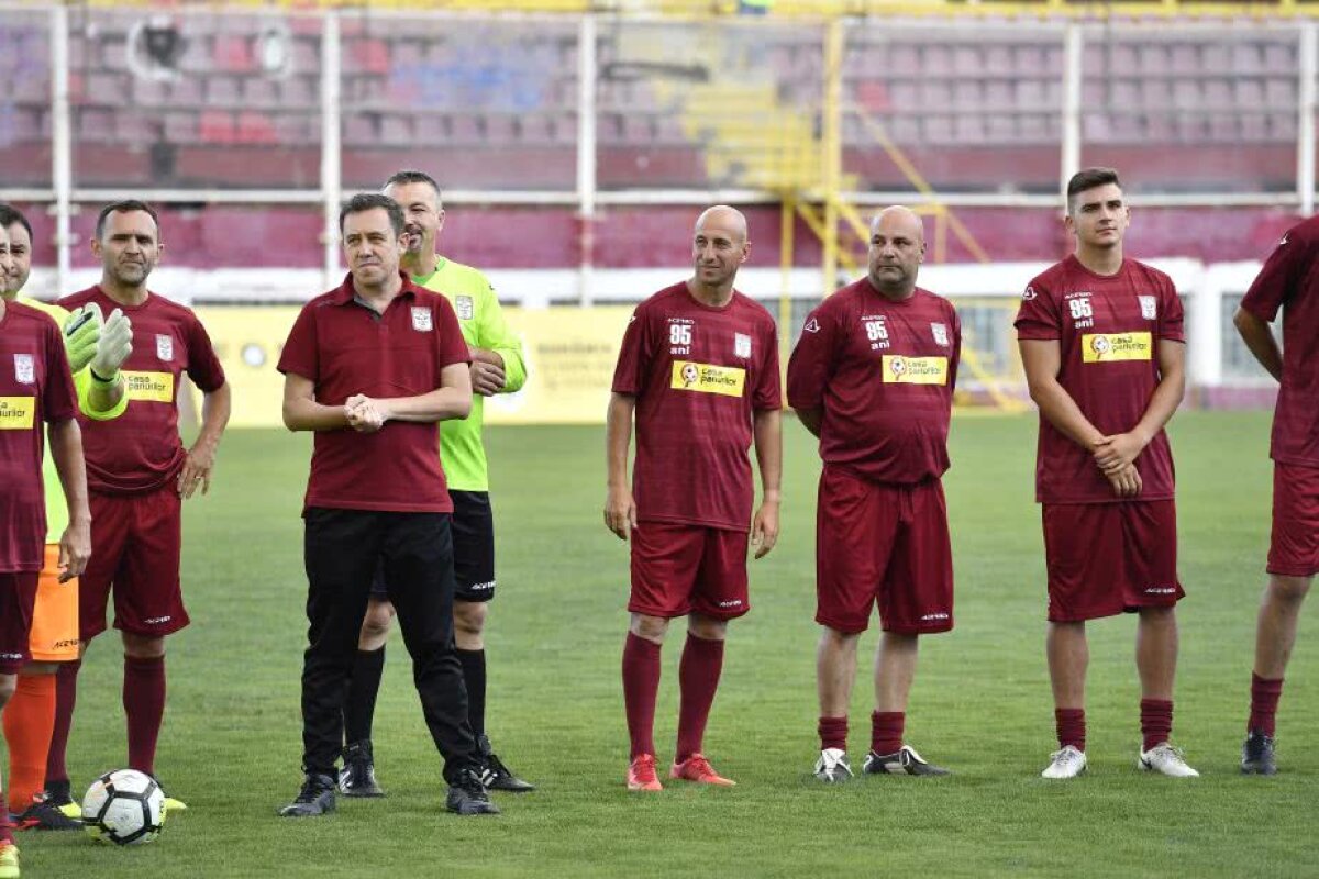 FOTO Farmecul Vieții 95! Rapid a promovat în Liga a 3-a » Spectacol EXTRAORDINAR pe Giulești