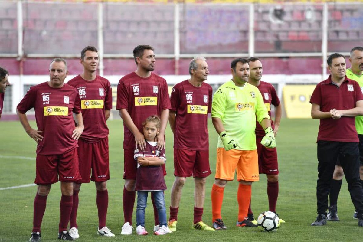 FOTO Farmecul Vieții 95! Rapid a promovat în Liga a 3-a » Spectacol EXTRAORDINAR pe Giulești