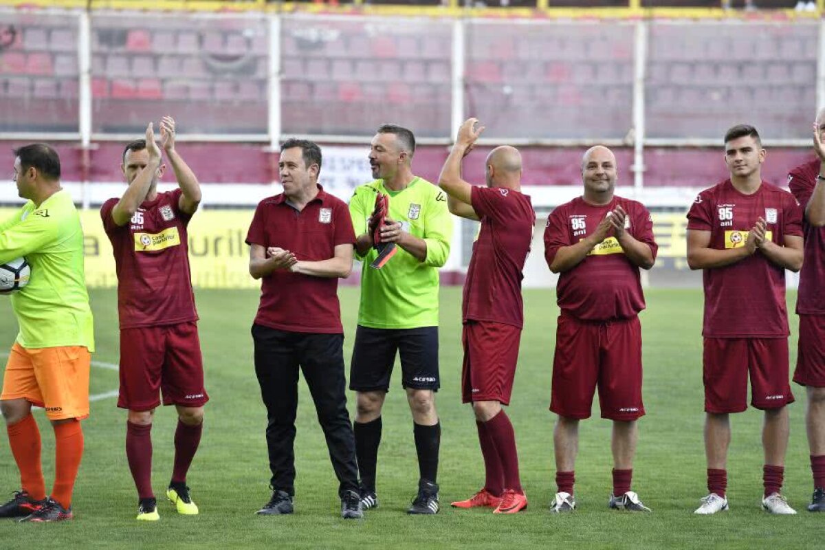 FOTO Farmecul Vieții 95! Rapid a promovat în Liga a 3-a » Spectacol EXTRAORDINAR pe Giulești