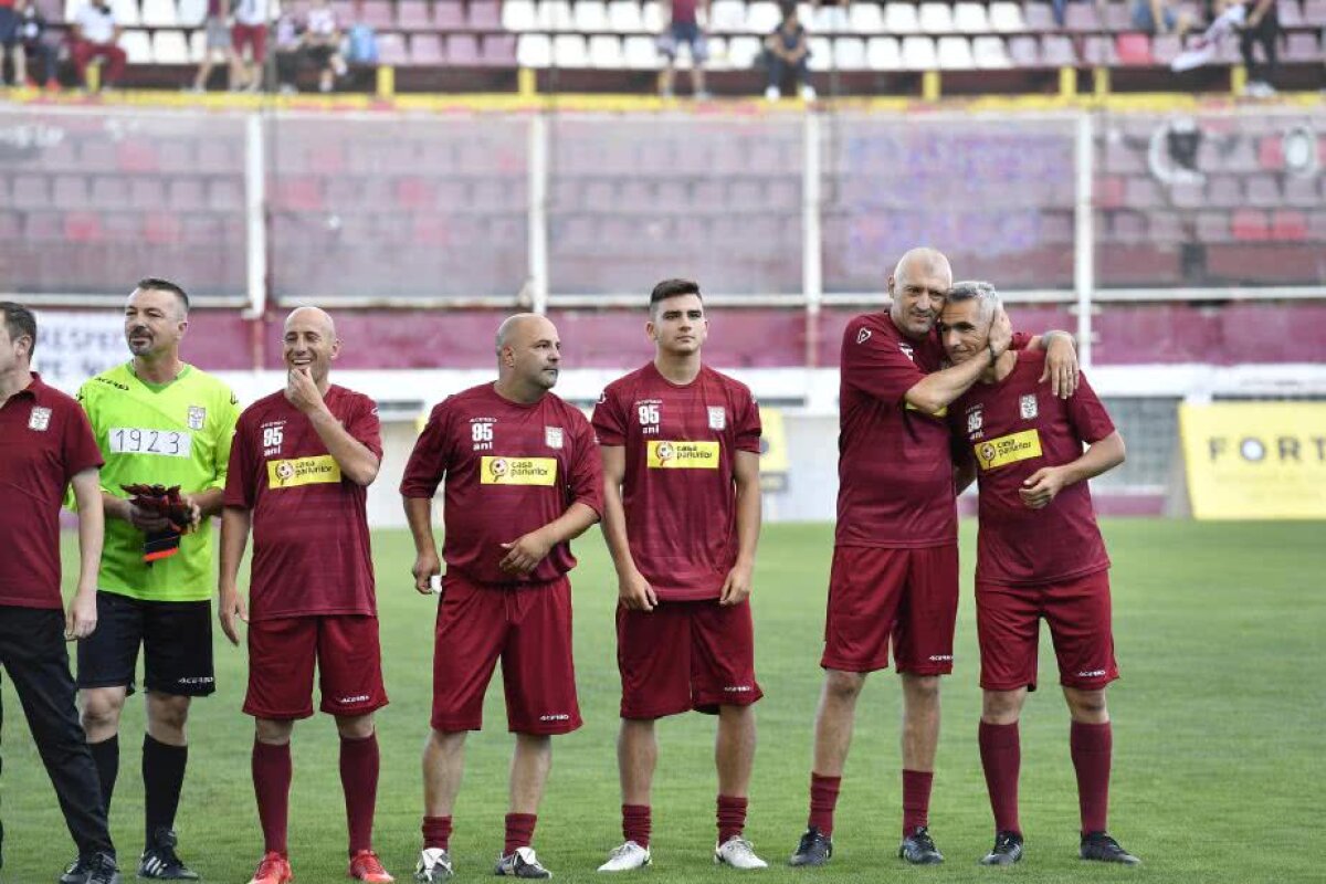 FOTO Farmecul Vieții 95! Rapid a promovat în Liga a 3-a » Spectacol EXTRAORDINAR pe Giulești