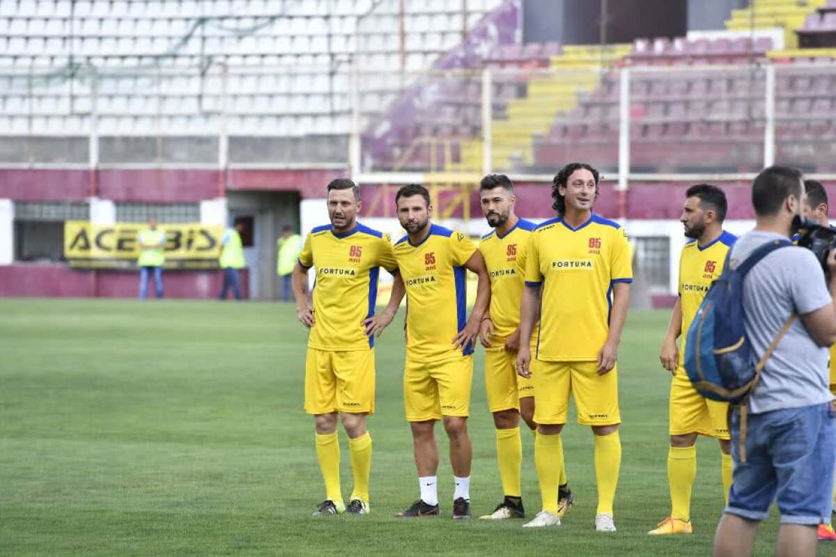 FOTO Farmecul Vieții 95! Rapid a promovat în Liga a 3-a » Spectacol EXTRAORDINAR pe Giulești