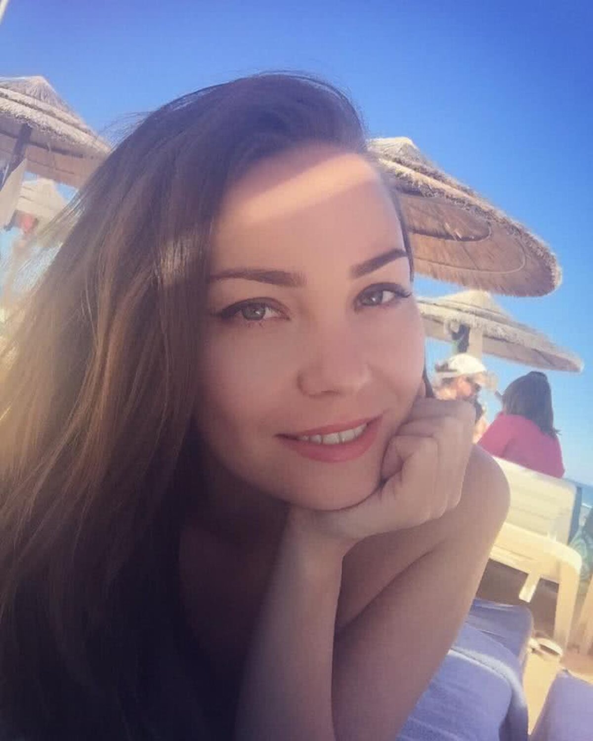 GALERIE FOTO O sexy cântăreață nu stă nicio zi fără sport: "Îmi place tenisul și ador să mă uit la fotbal"