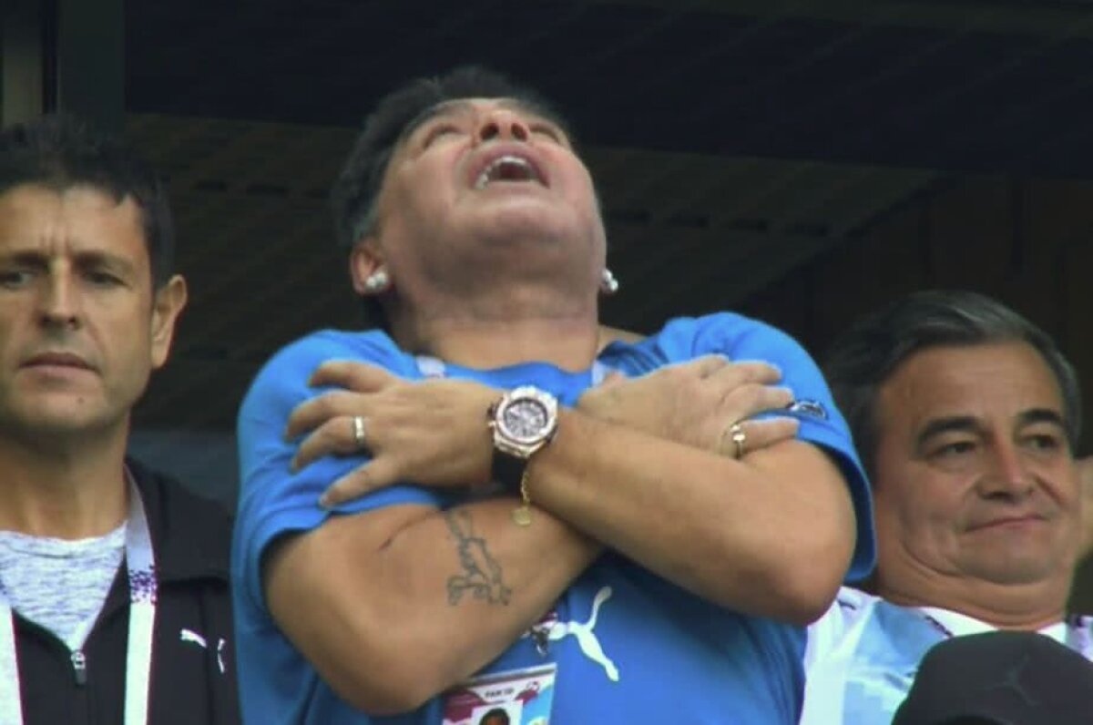 FOTO + VIDEO ȘOCANT! Imagini INCREDIBILE cu Maradona în prim-plan! A fost cărat pe brațe la finalul victoriei Argentinei!