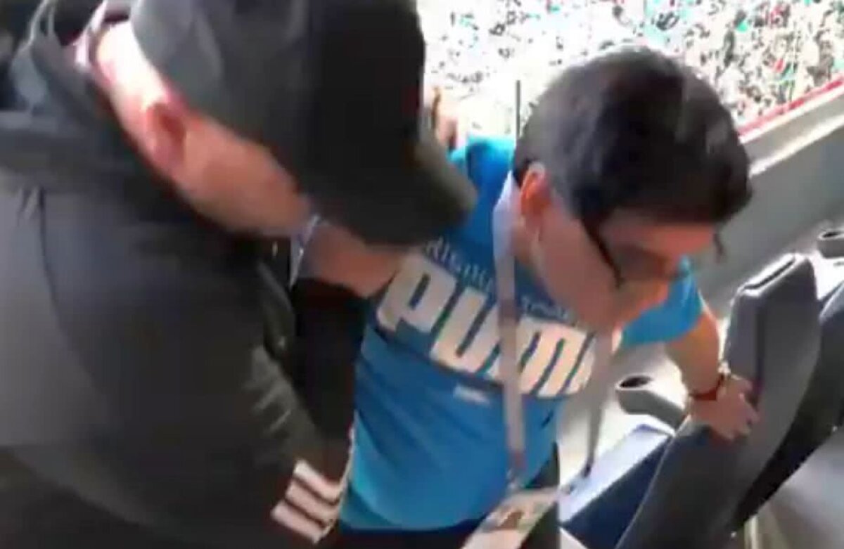 FOTO + VIDEO ȘOCANT! Imagini INCREDIBILE cu Maradona în prim-plan! A fost cărat pe brațe la finalul victoriei Argentinei!