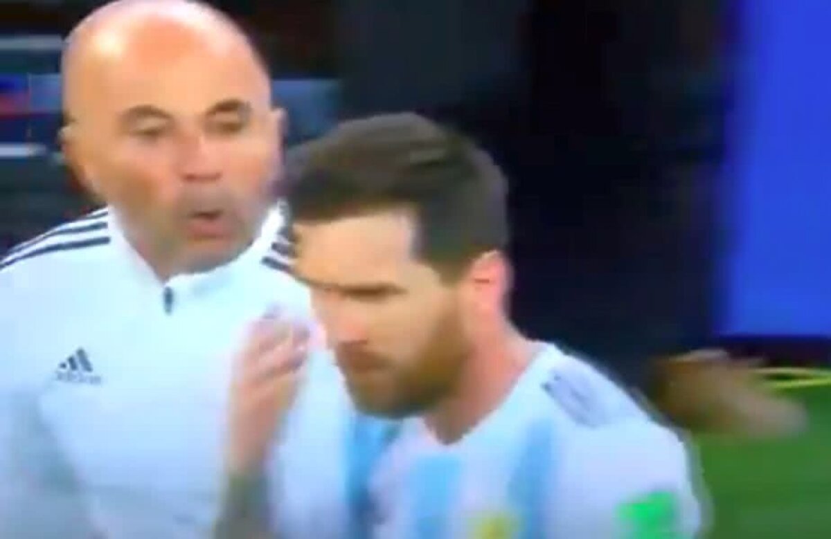 VIDEO Imagini incredibile în Nigeria - Argentina » Selecționerul Sampaoli îl întreabă pe Messi ce schimbare să facă