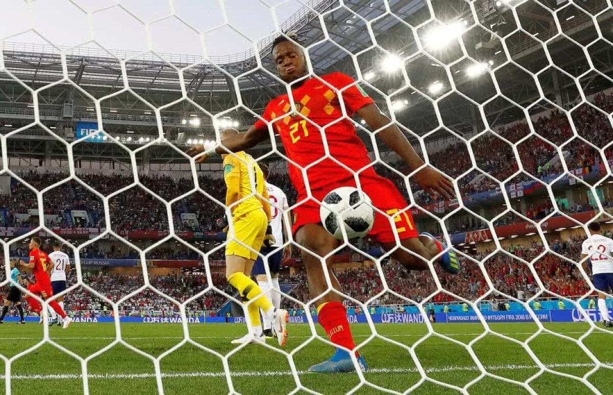 VIDEO Cea mai amuzantă fază! Un jucător belgian era să se accidenteze după golul marcat de Januzaj