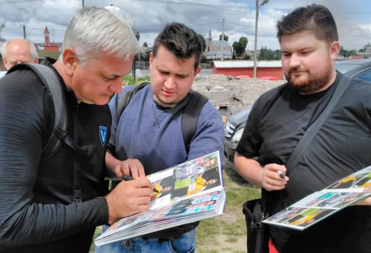 Corespondență GSP din Polonia » Antrenorul Viitorului le-a dat autografe polonezilor în cantonament: "Suntem fani ai legendarului Hagi"