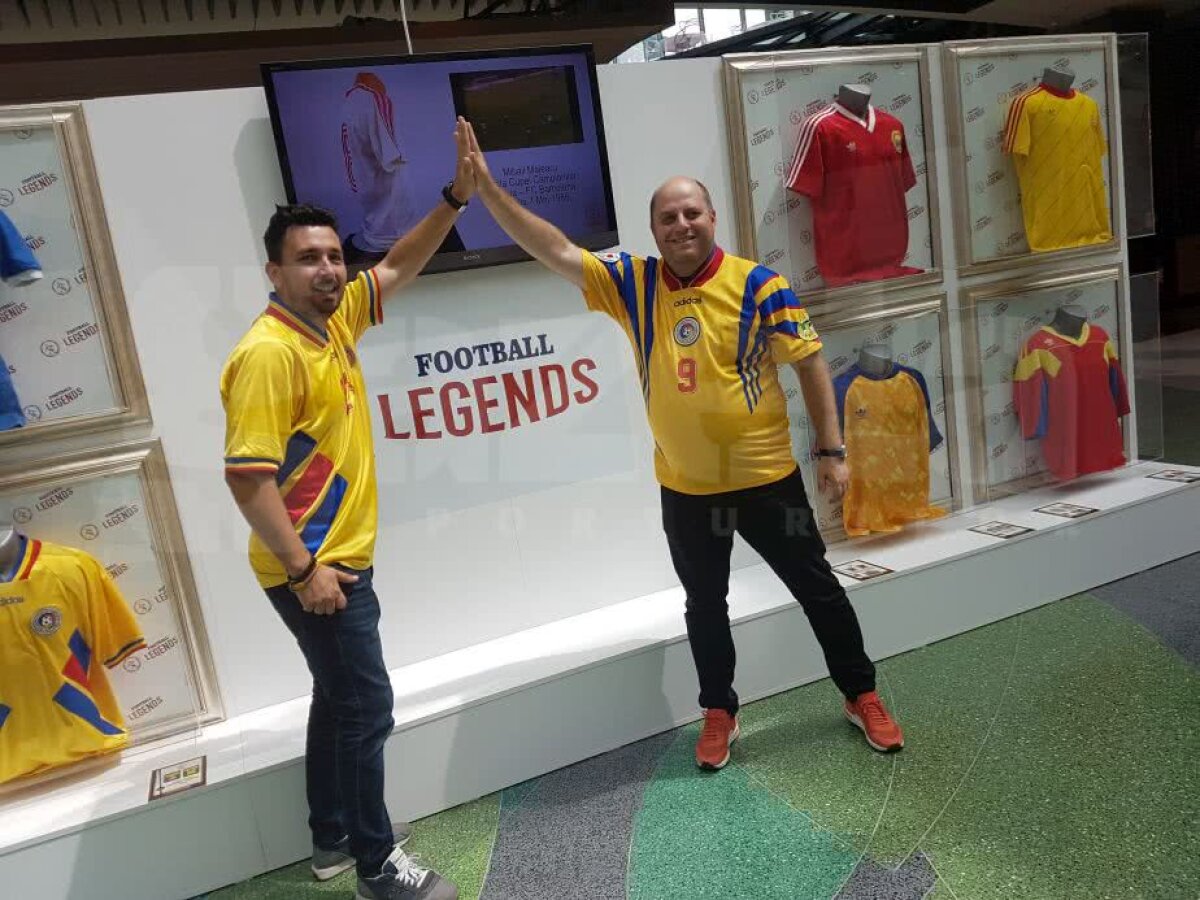 GALERIE FOTO Doi microbiști români au organizat un mini-muzeu al fotbalului » Cum s-au cunoscut și cum au adunat o mie de tricouri legendare