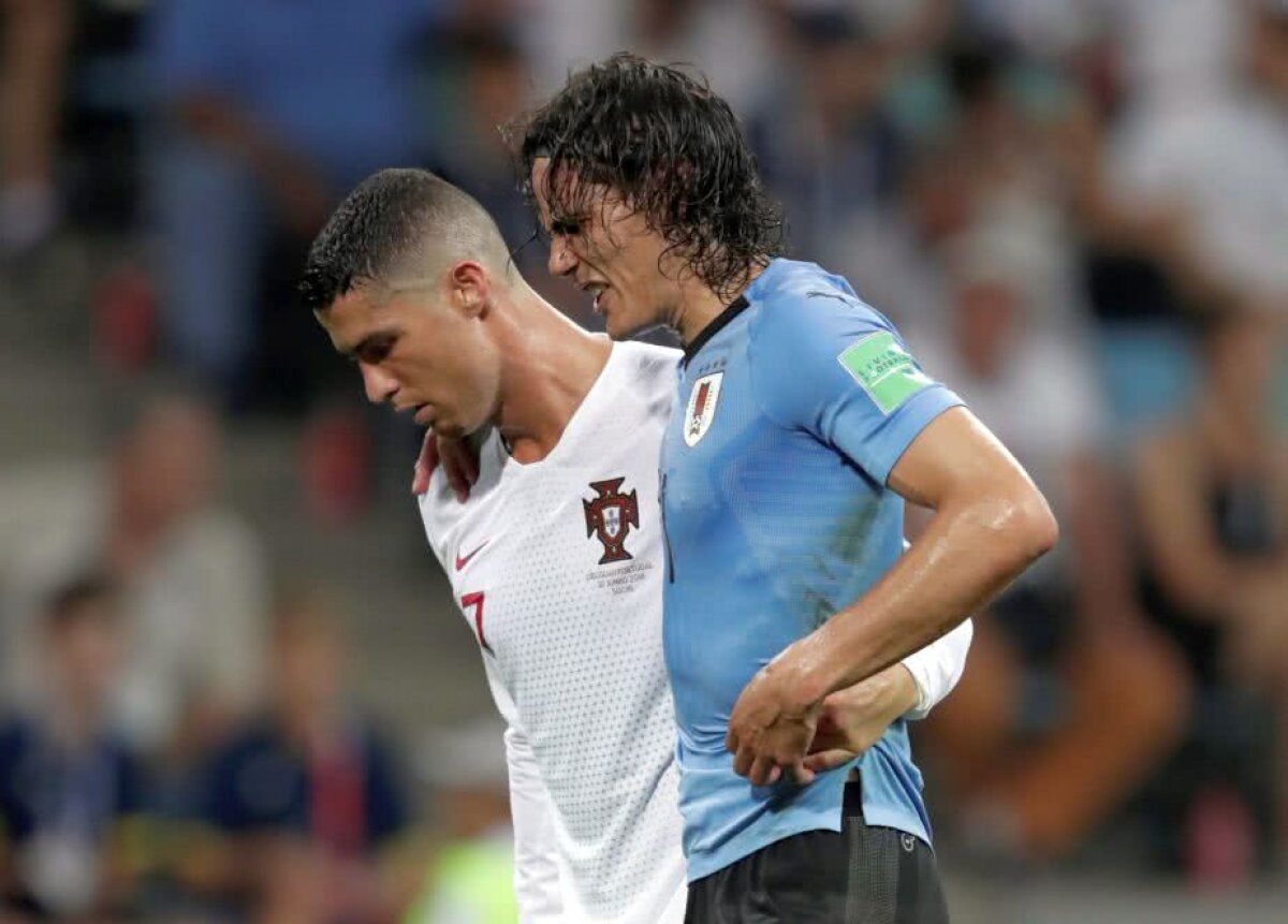 GALERIE FOTO Too much class in one picture! Imaginea serii: Gestul lui Ronaldo față de Cavani: "Voia să se asigure că iese" :D