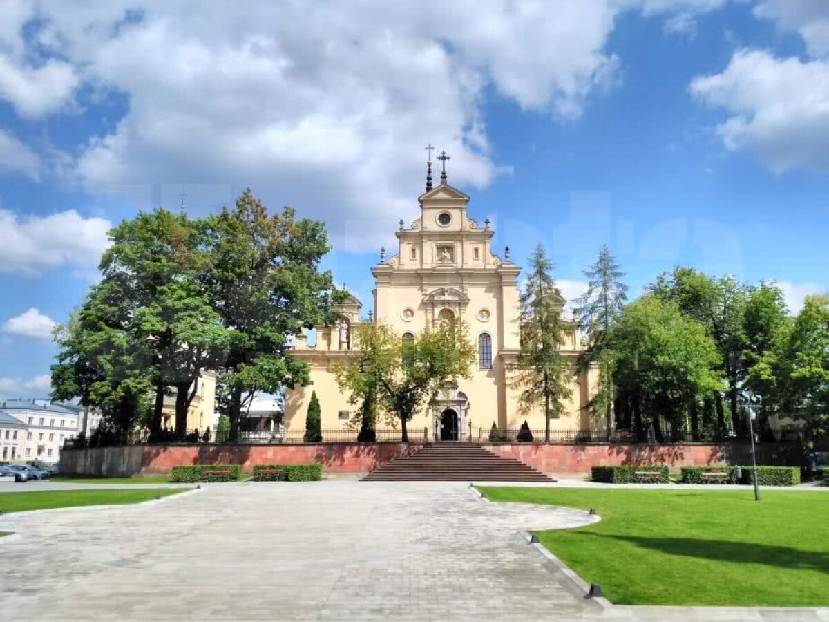 CORESPONDENȚĂ DIN POLONIA // Săptămâna de Kielce » Reportaj din orașul care i-a fost casă Viitorului mai bine de o săptămână: Hagi, admirat și în Polonia + cum s-a văzut dezamăgirea naționalei de la Mondial 