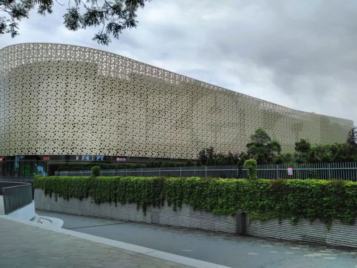 CORESPONDENȚĂ DIN POLONIA // Săptămâna de Kielce » Reportaj din orașul care i-a fost casă Viitorului mai bine de o săptămână: Hagi, admirat și în Polonia + cum s-a văzut dezamăgirea naționalei de la Mondial 