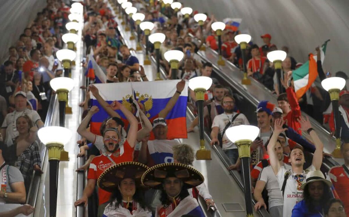 GALERIE FOTO Petrecere pe străzi și la metrou în Rusia! Imagini de la bucuria fanilor ruși după succesul istoric cu Spania 