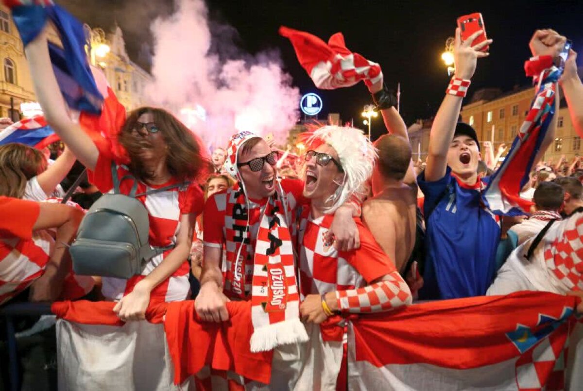 VIDEO + FOTO Nebunie la Zagreb după calificarea Croației în "sferturile" Mondialului! 