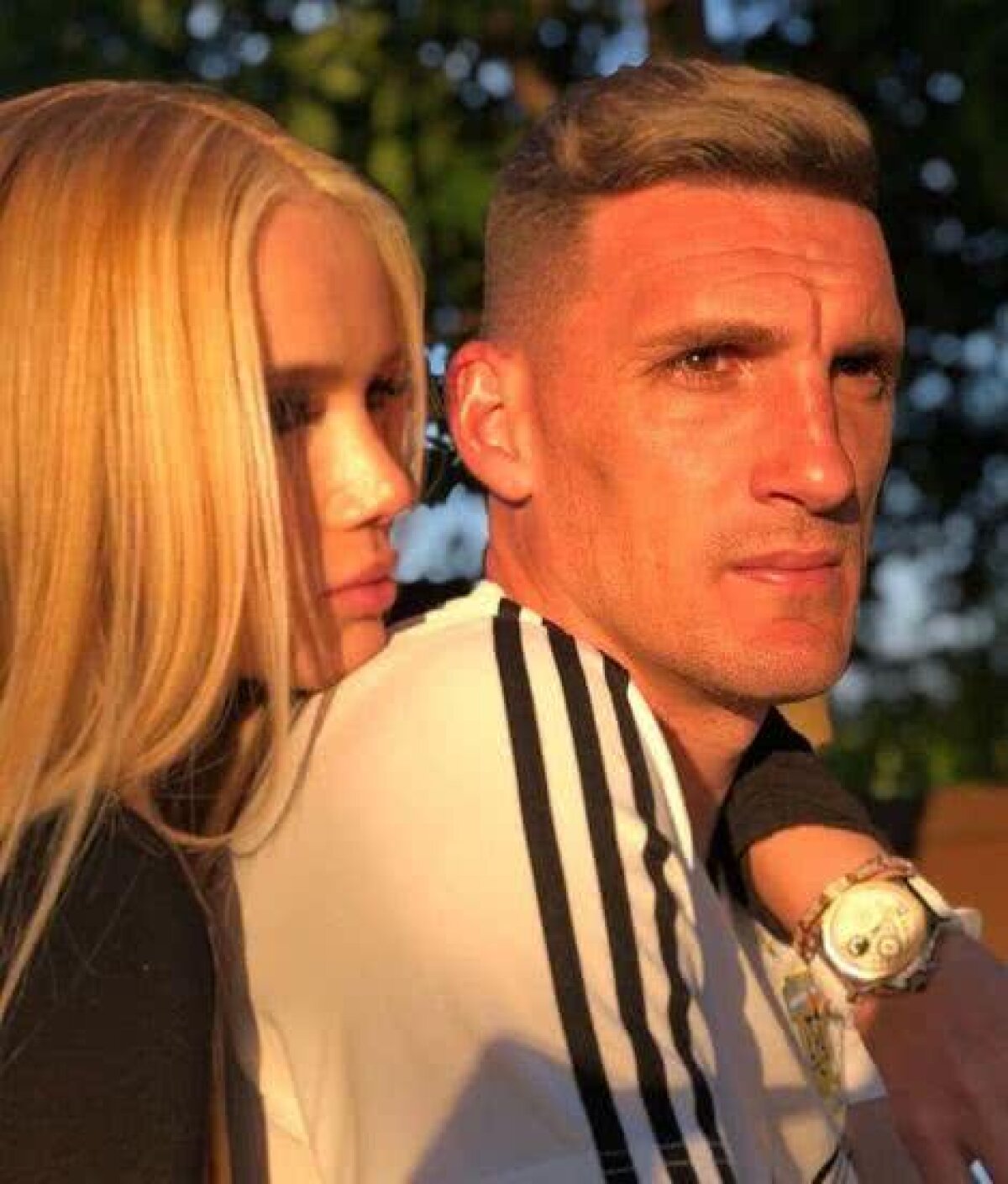 FOTO Ea îl așteaptă acasă » Consolare sexy pentru portarul Argentinei