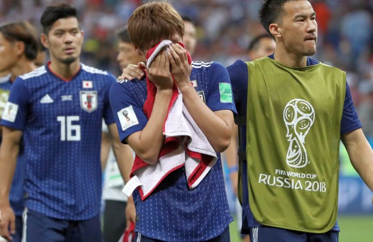 GALERIE FOTO Imagini emoționante pe stadionul din Rostov » Japonezii, DĂRÂMAȚI de durere după eșecul dramatic cu Belgia. Gestul fanilor de la final a impresionat