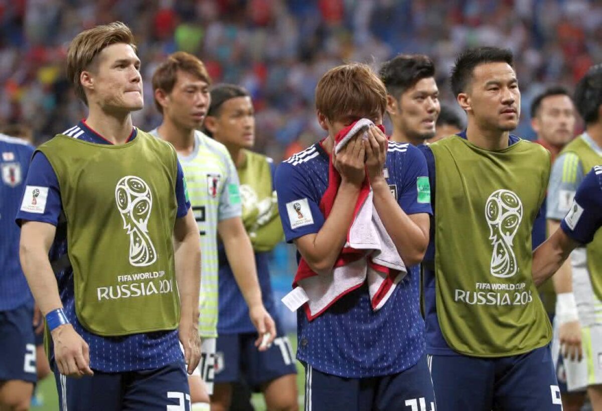 GALERIE FOTO Imagini emoționante pe stadionul din Rostov » Japonezii, DĂRÂMAȚI de durere după eșecul dramatic cu Belgia. Gestul fanilor de la final a impresionat