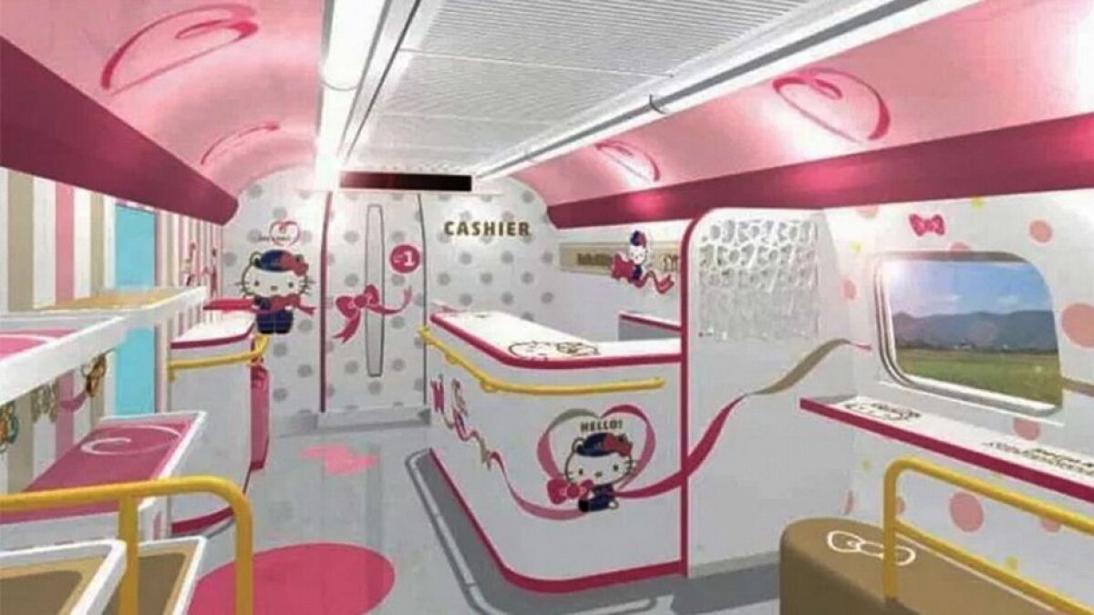 GALERIE FOTO Trenul "Hello Kitty", introdus pe liniile ferate din Japonia