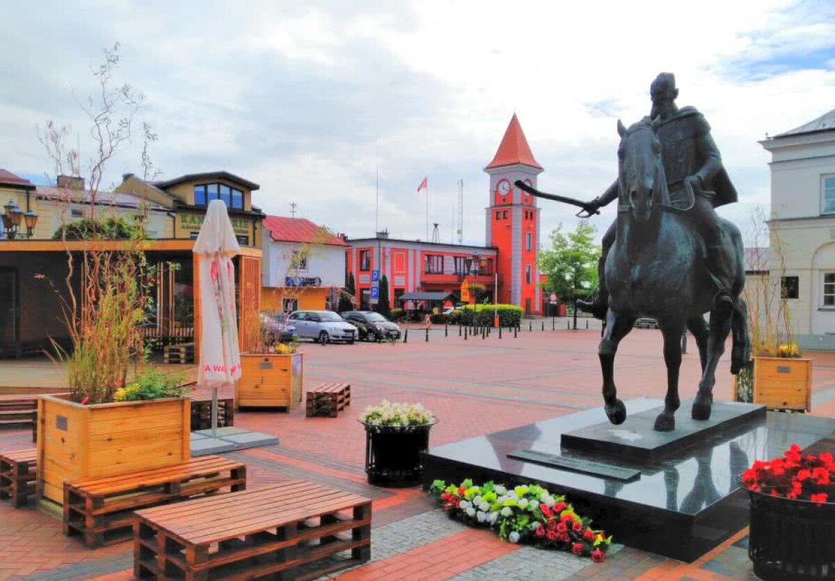 Corespondență GSP »  FOTO Un cantonament pitoresc » Viitorul lui Hagi se pregătește într-unul dintre cele mai spectaculoase locuri din Polonia rurală