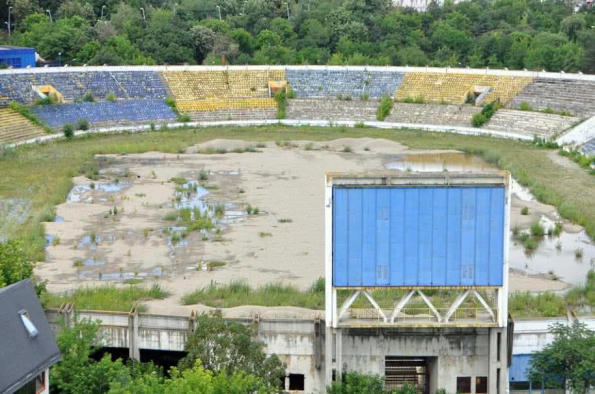 FOTO Imagini degradante cu un stadion important din România » În 2003 primise dreptul de a organiza partide în Europa