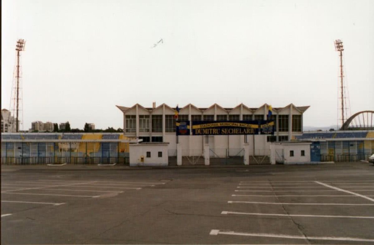 FOTO Imagini degradante cu un stadion important din România » În 2003 primise dreptul de a organiza partide în Europa