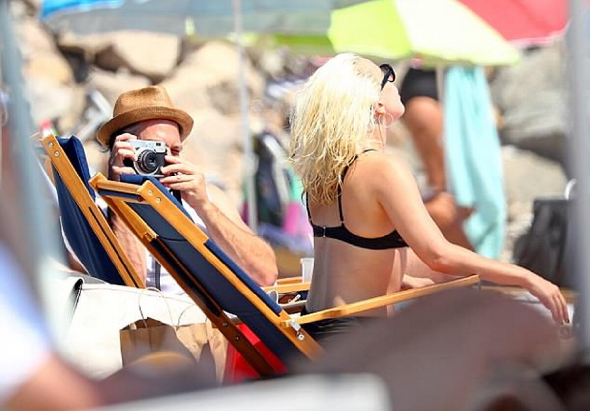 GALERIE FOTO Lady Gaga, la proba costumului de baie. Arată superb!