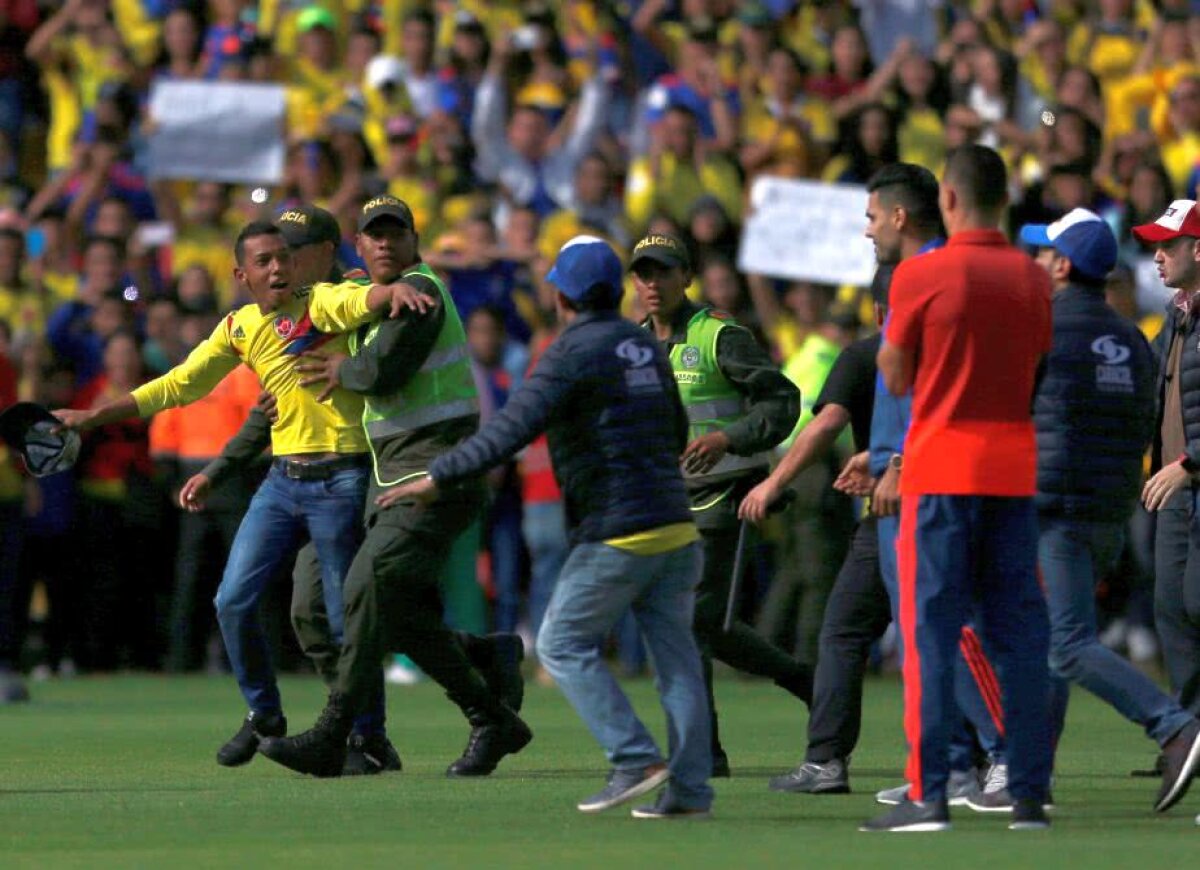 GALERIE FOTO + VIDEO Nebunie în Columbia la revenirea naționalei de la Mondiale! Fotbaliștii au fost așteptați pe stadion de fani 