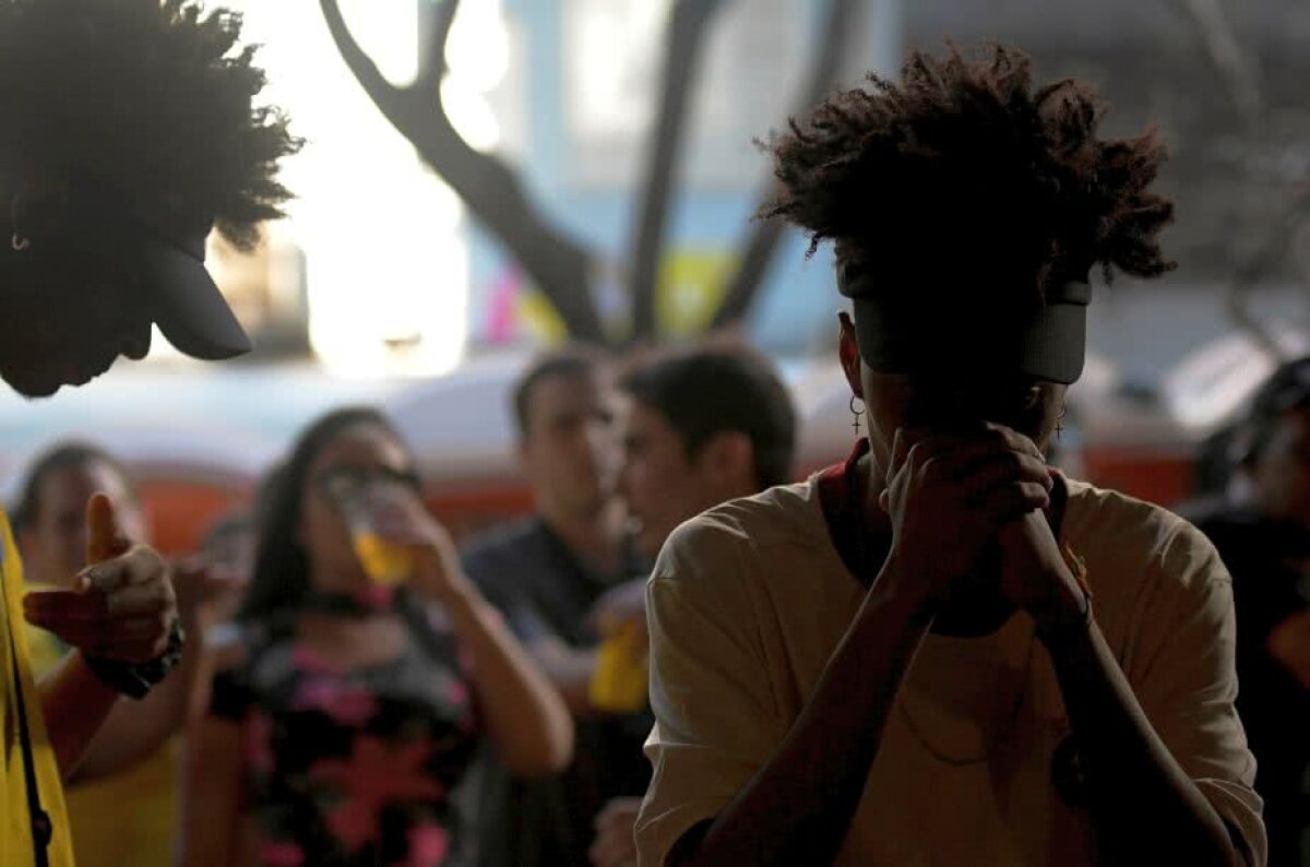 GALERIE FOTO Imagini emoționante cu fanii Braziliei » Lacrimi și disperare după ce Seleçao a fost eliminată