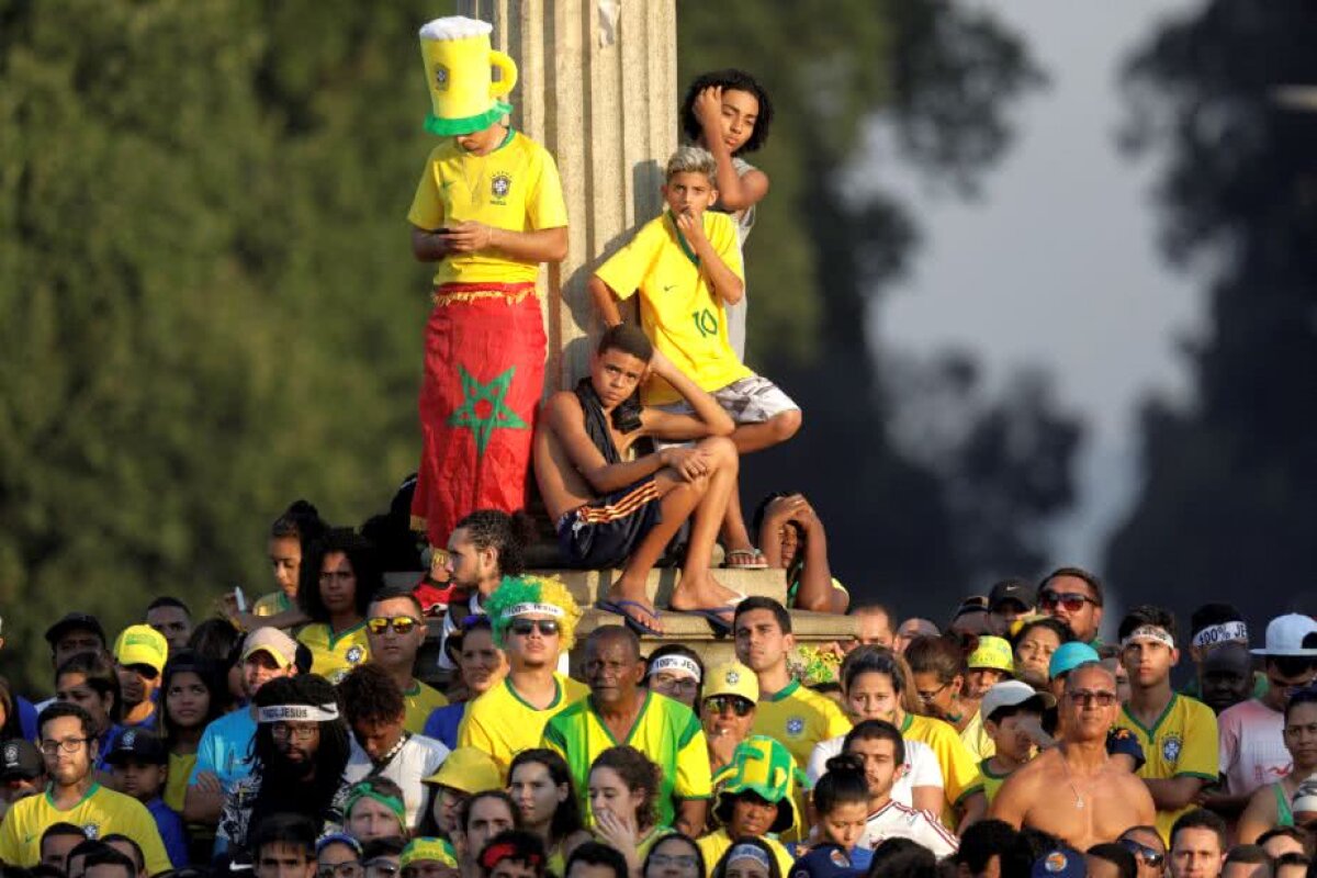 GALERIE FOTO Imagini emoționante cu fanii Braziliei » Lacrimi și disperare după ce Seleçao a fost eliminată