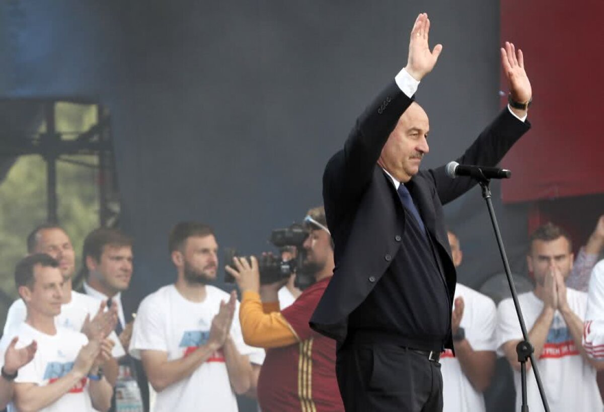 VIDEO+FOTO Nebunie în Moscova! Zeci de mii de fani i-au primit pe jucătorii Rusiei ca pe niște eroi