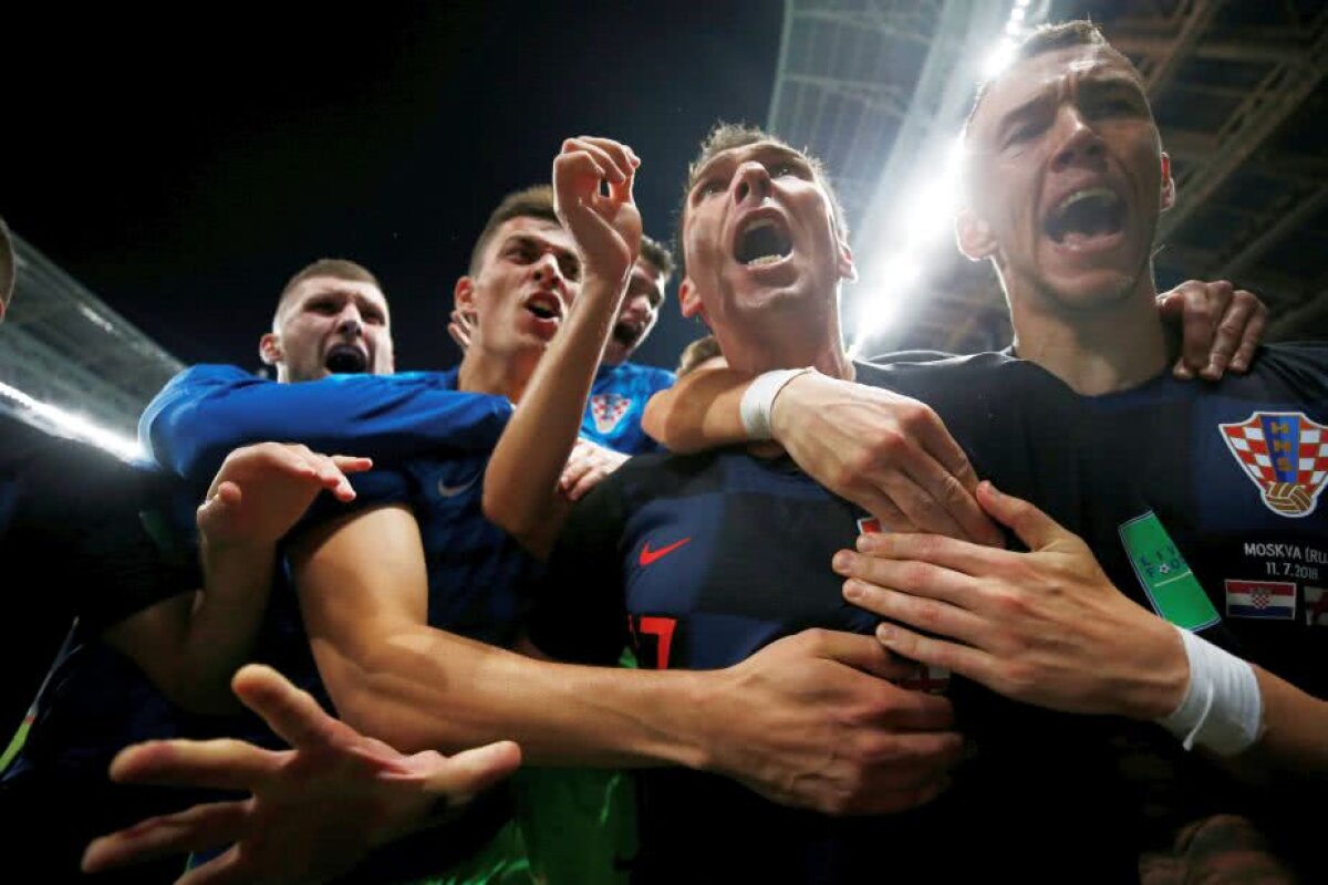 VIDEO + FOTO Bucuria Croației a făcut o victimă chiar pe teren :) » Jucătorii și-au dat seama și s-au revanșat 