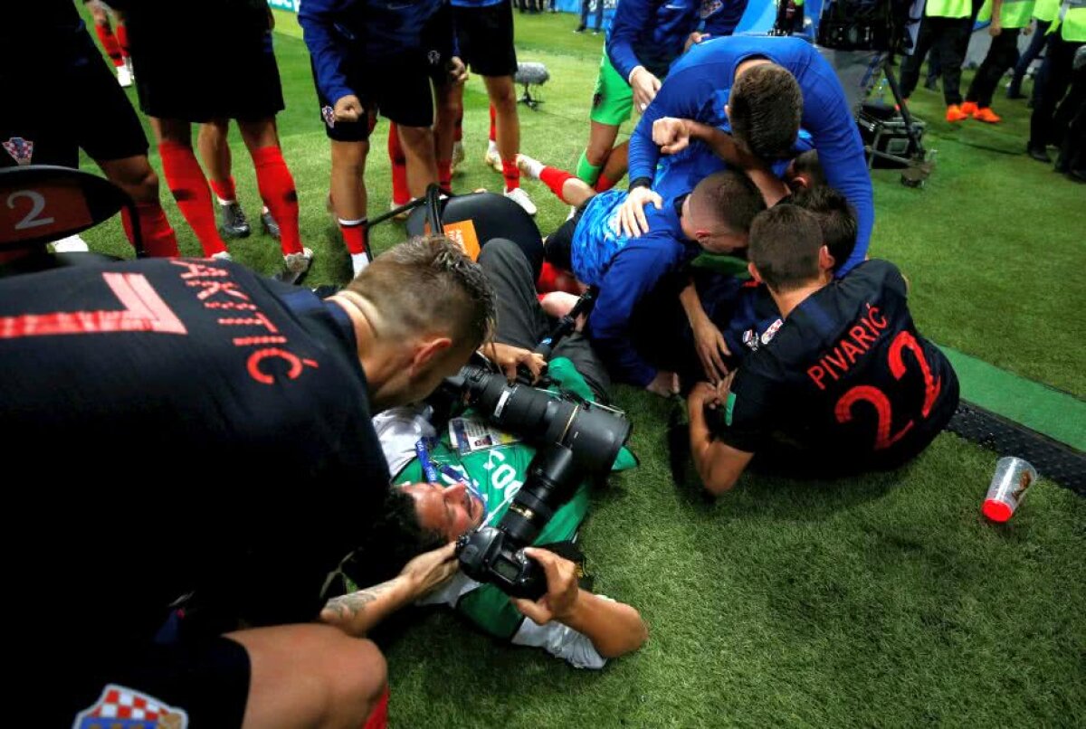 VIDEO + FOTO Bucuria Croației a făcut o victimă chiar pe teren :) » Jucătorii și-au dat seama și s-au revanșat 