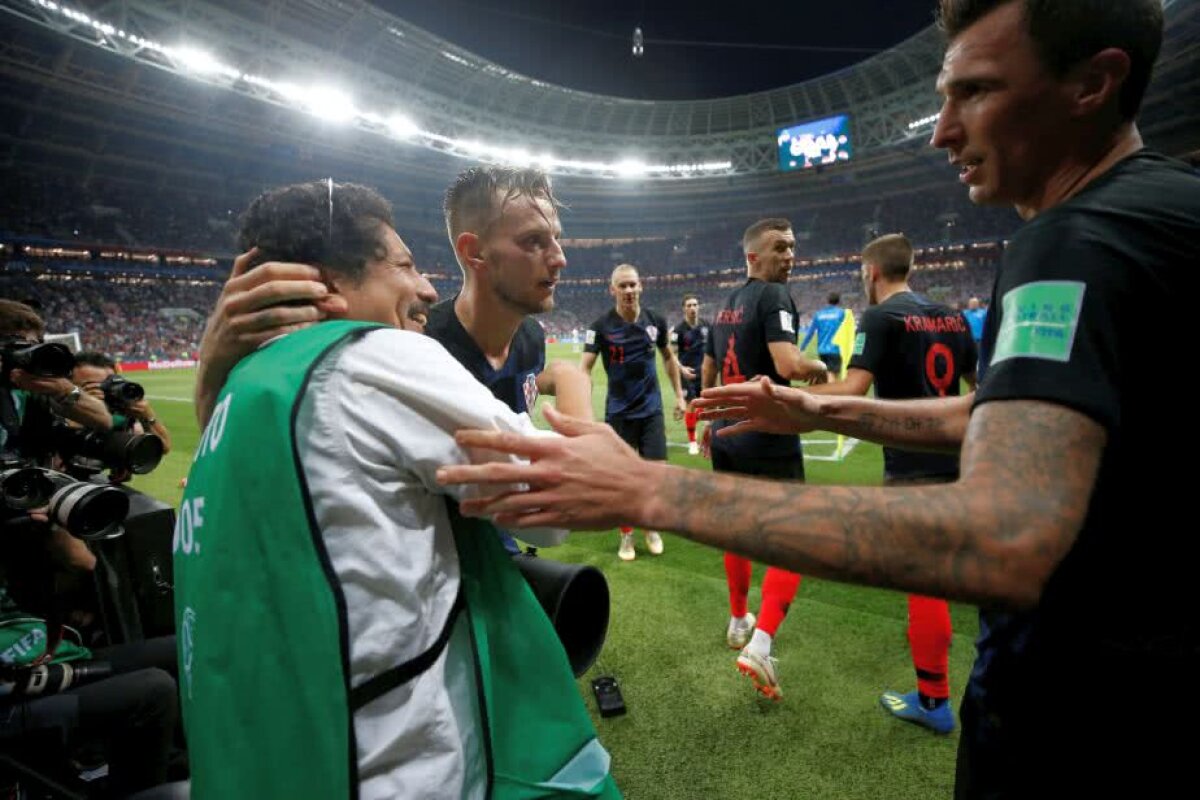 VIDEO + FOTO Bucuria Croației a făcut o victimă chiar pe teren :) » Jucătorii și-au dat seama și s-au revanșat 