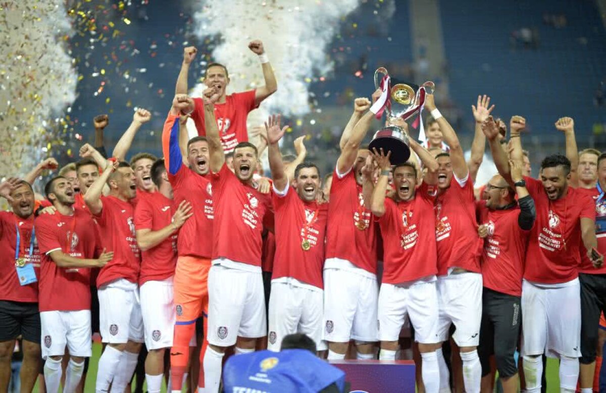 GALERIE FOTO Ce nu s-a văzut la TV » N-au suportat eșecul: ce s-a întâmplat în momentul în care jucătorii CFR-ului au ridicat Supercupa :D