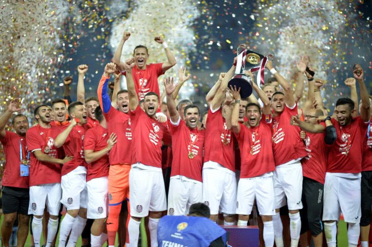 GALERIE FOTO Ce nu s-a văzut la TV » N-au suportat eșecul: ce s-a întâmplat în momentul în care jucătorii CFR-ului au ridicat Supercupa :D