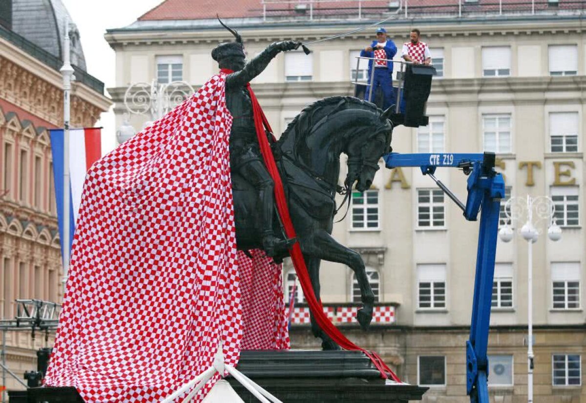 VIDEO+FOTO Imagini INCREDIBILE din Paris » Cum au sărbătorit sutele de mii de fani câștigarea Campionatului Mondial
