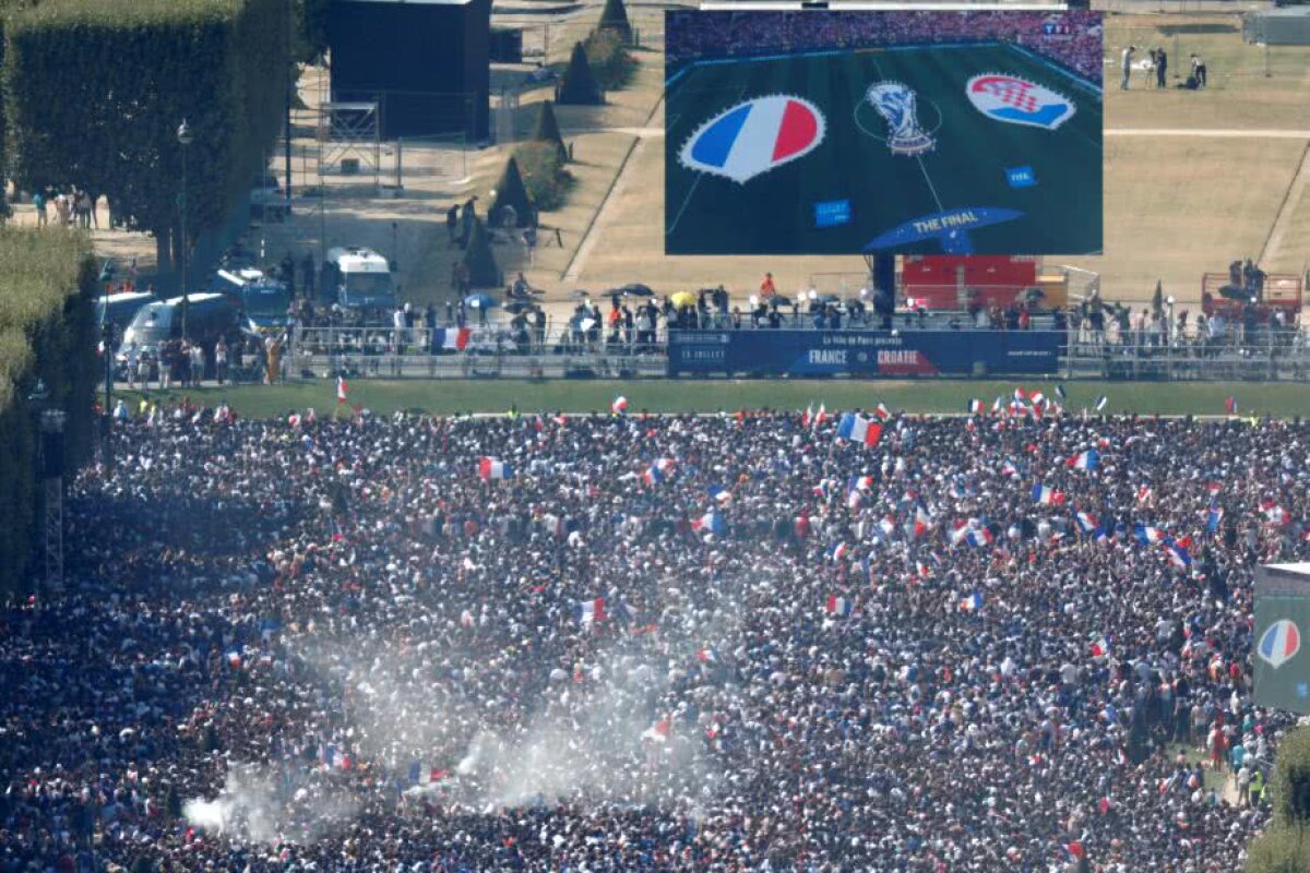 VIDEO+FOTO Imagini INCREDIBILE din Paris » Cum au sărbătorit sutele de mii de fani câștigarea Campionatului Mondial