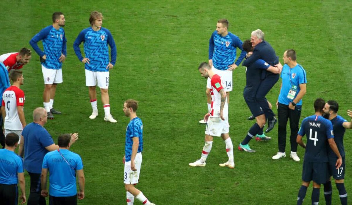 FOTO Deschamps, inclus într-un trio unicat în lumea fotbalului! Performanță fantastică: "Timp de 4 ani vom fi pe acoperișul lumii"