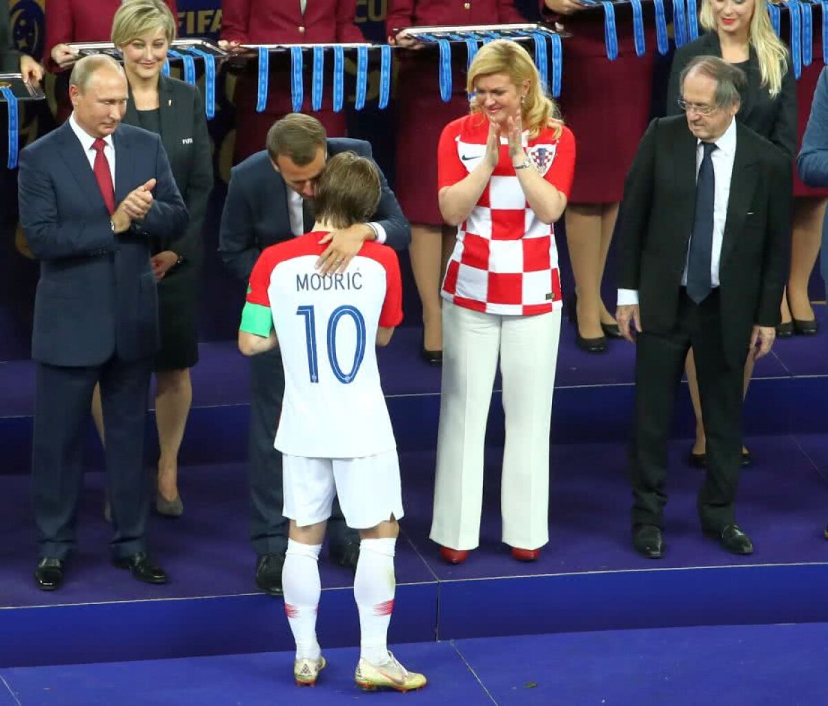 GALERIE FOTO În tribune s-a terminat egal » Macron și președinta Croației au făcut SPECTACOl în lojă, chiar sub privirile lui Putin