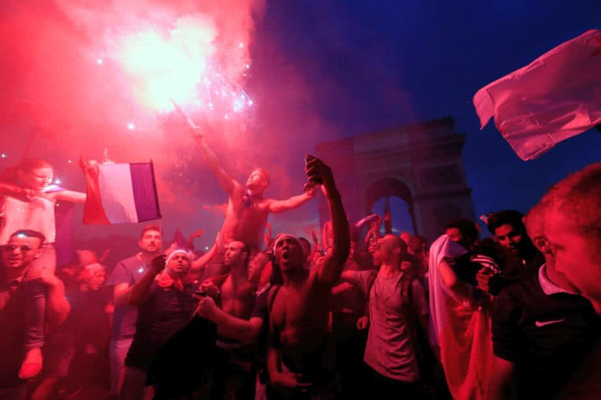 VIDEO+FOTO Bucurie dusă la extrem în Paris! Fanii s-au luat la bătaie cu forțele de ordine