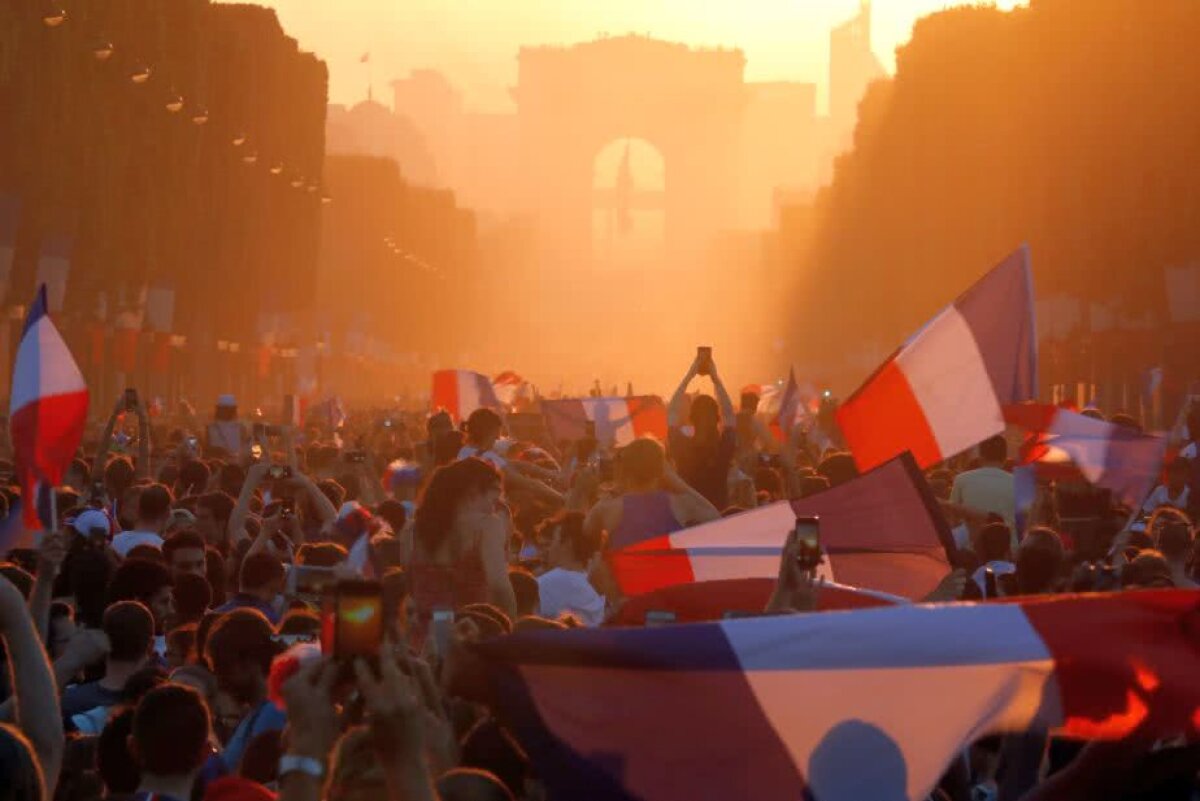 VIDEO+FOTO Bucurie dusă la extrem în Paris! Fanii s-au luat la bătaie cu forțele de ordine