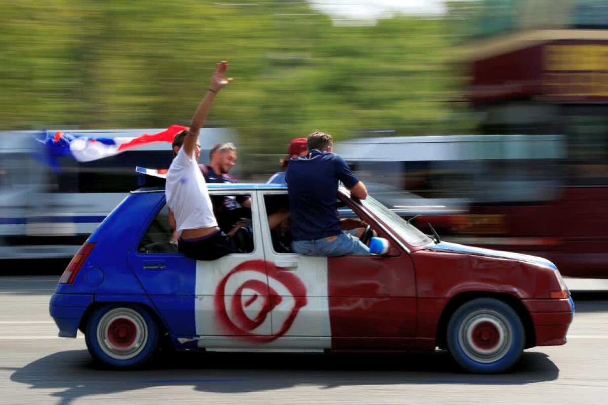 VIDEO+FOTO Bucurie dusă la extrem în Paris! Fanii s-au luat la bătaie cu forțele de ordine
