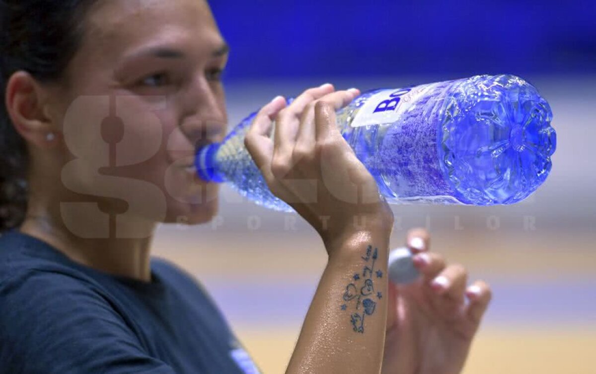 GALERIE FOTO Cristina Neagu a atras toate privirile cu noul ei tatuaj la reunirea echipei CSM București