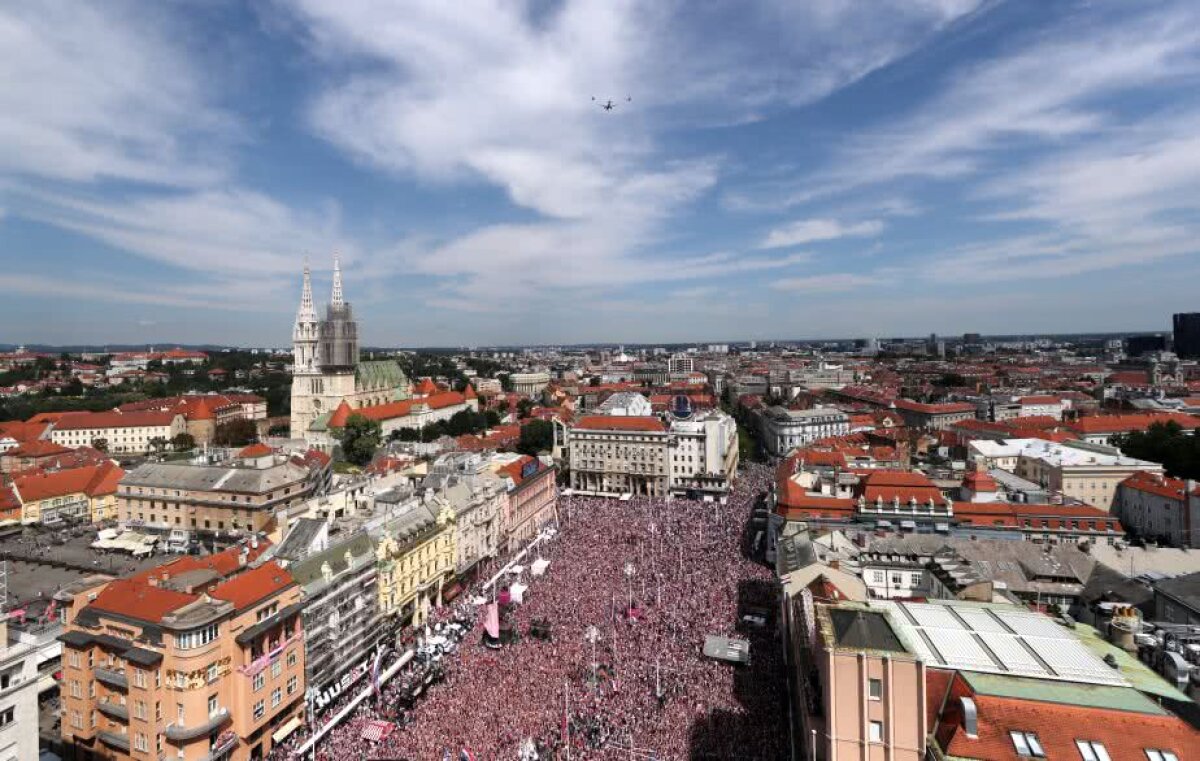 VIDEO+FOTO Imagini fabuloase de la Zagreb » Peste 100.000 de persoane au celebrat performanța naționalei Croației! Din '96 n-au mai fost atâția oameni pe străzi