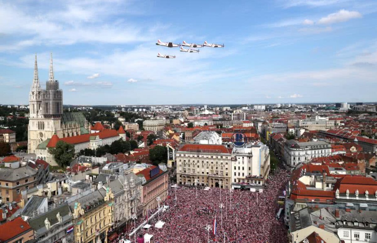 VIDEO+FOTO Imagini fabuloase de la Zagreb » Peste 100.000 de persoane au celebrat performanța naționalei Croației! Din '96 n-au mai fost atâția oameni pe străzi