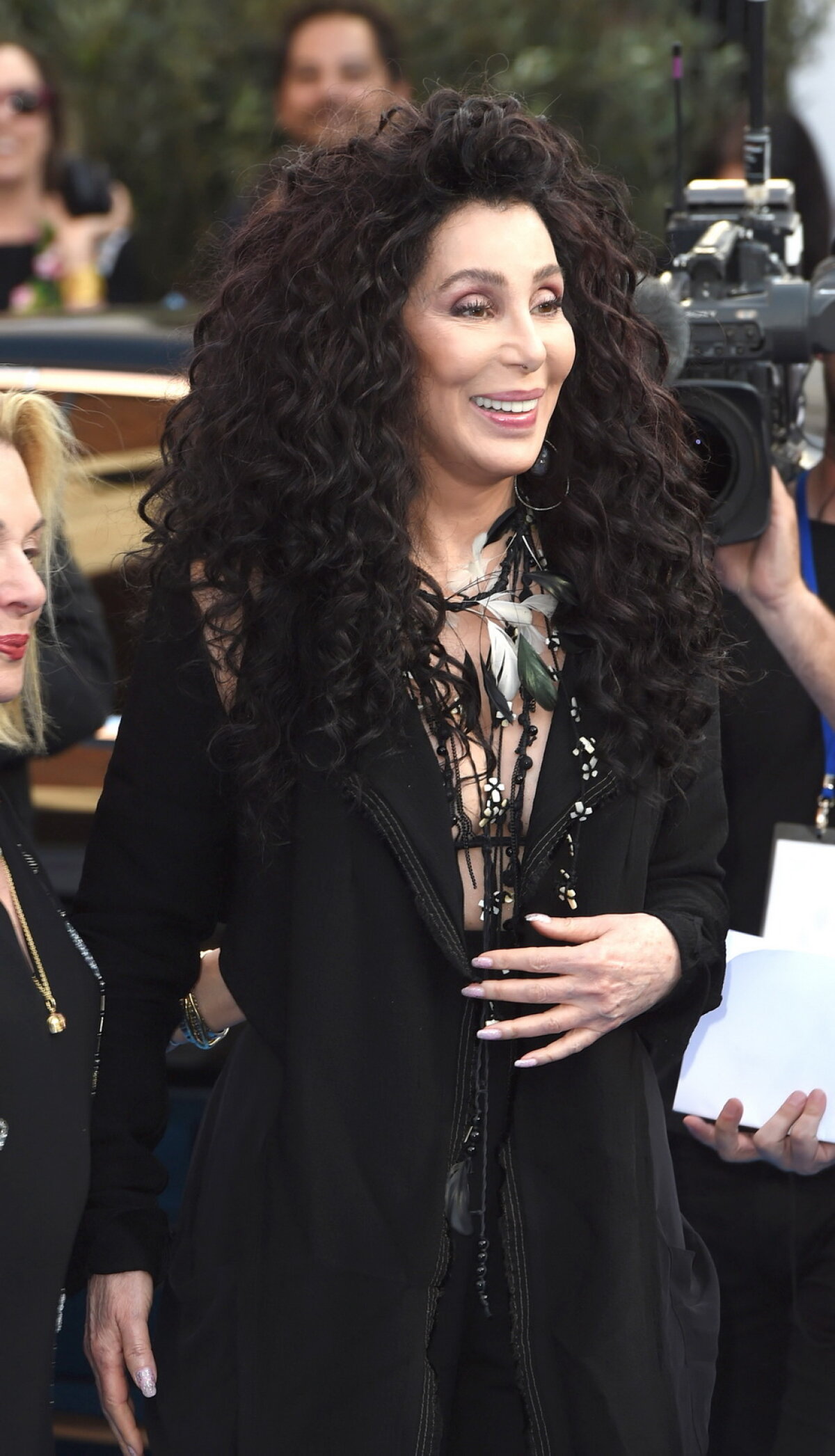 GALERIE FOTO Cher contrazice tot ce se știa până acum despre bătrânețe! E uluitor cum arată la 72 de ani!